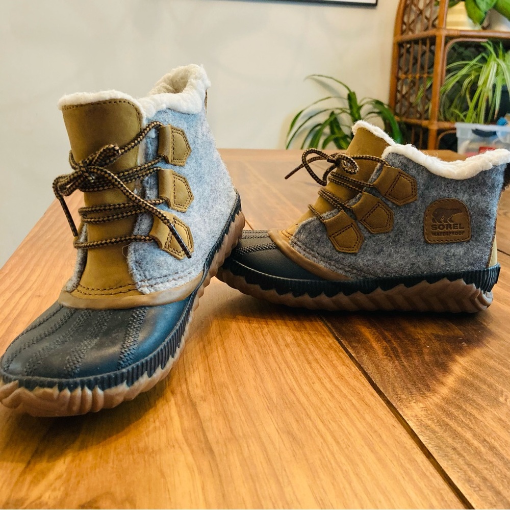 Sorel Out N About Plus Quarry Waterproof Ankle Boots EUC